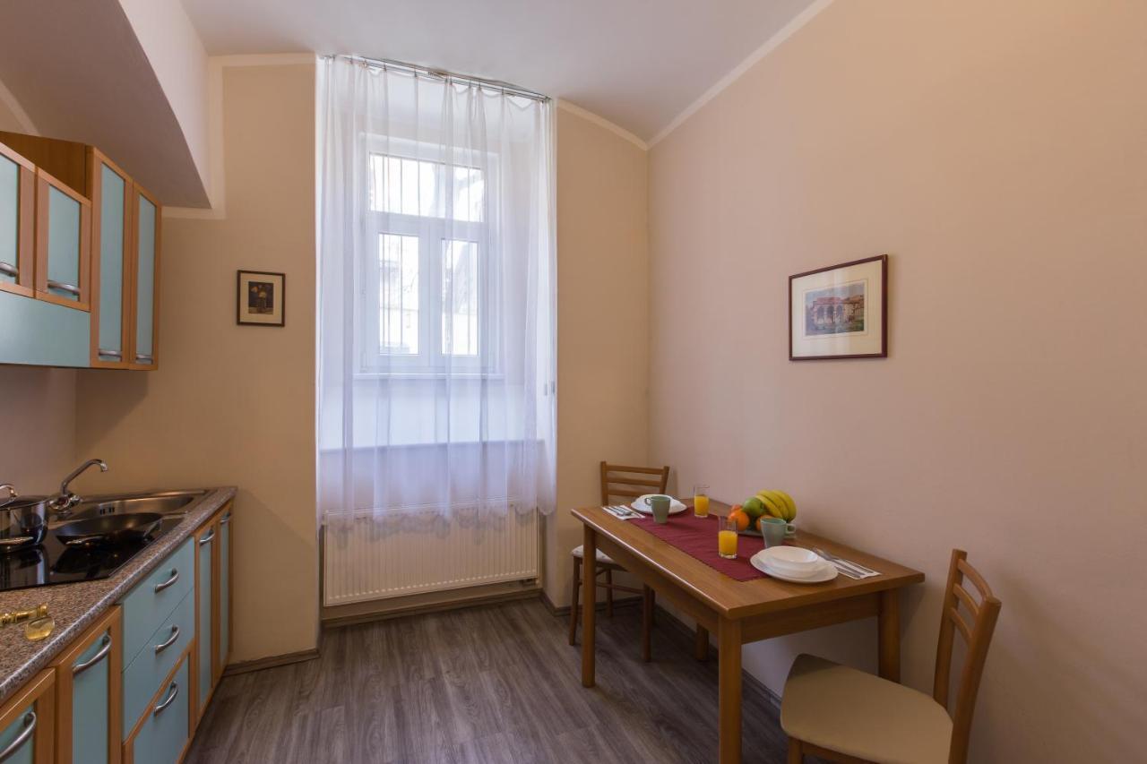 Duskova Apartments ปราก ภายนอก รูปภาพ