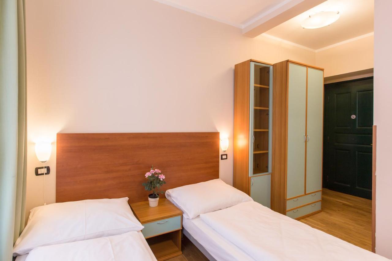 Duskova Apartments ปราก ภายนอก รูปภาพ